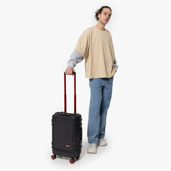 Eastpak RESIST'R ZIP CABIN Extra klein Black von Eastpak VF Germany Textilhandels GmbH Herr Denk Richard - Nur €225! Entdecke mehr bei Fachcenter Wagner